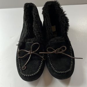 🐑 UGG - Black Alena Moccasin Sleepers